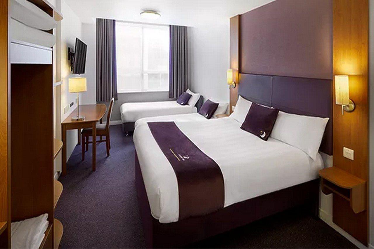 Premier Inn Wolverhampton City Centre Exterior foto