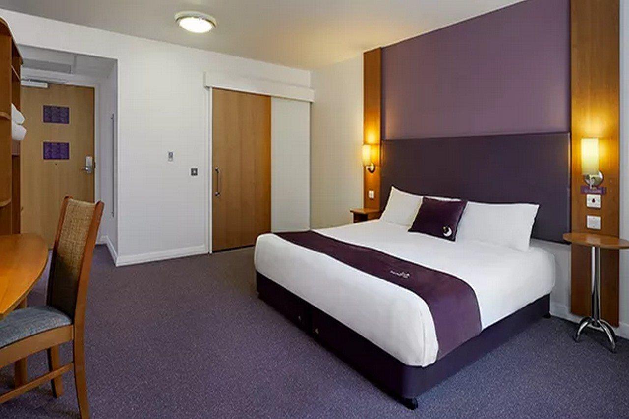 Premier Inn Wolverhampton City Centre Exterior foto