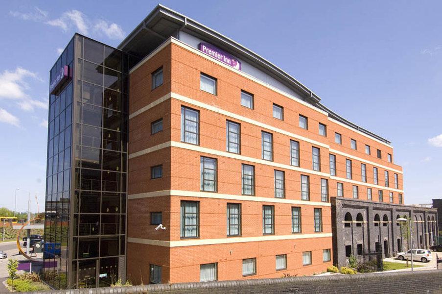 Premier Inn Wolverhampton City Centre Exterior foto